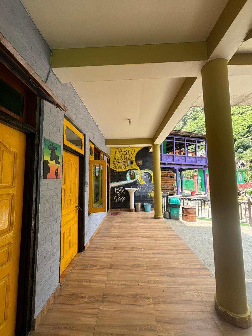 Pahadirovers Homestay & Cafe Kasol Exterior photo