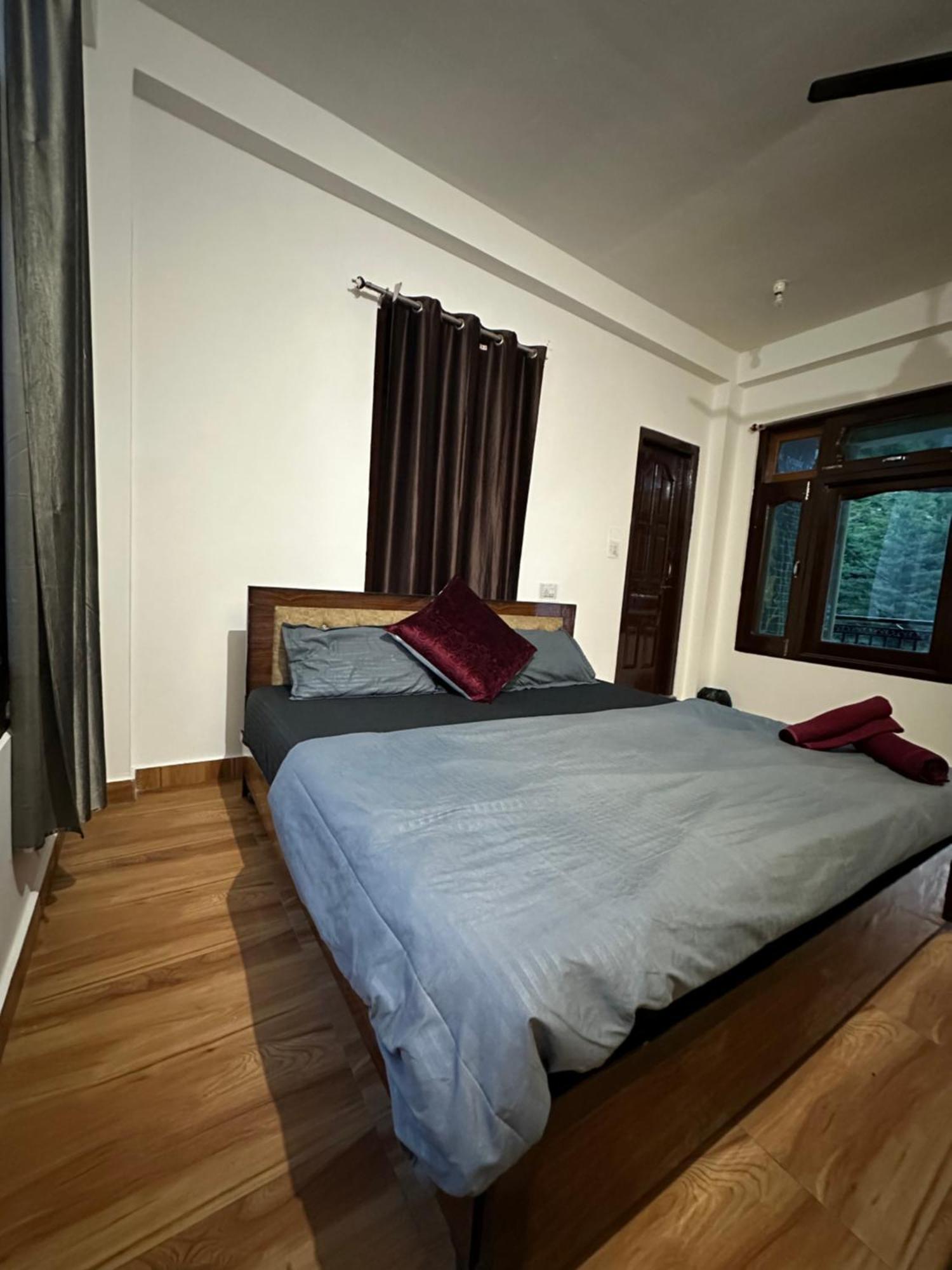 Pahadirovers Homestay & Cafe Kasol Exterior photo
