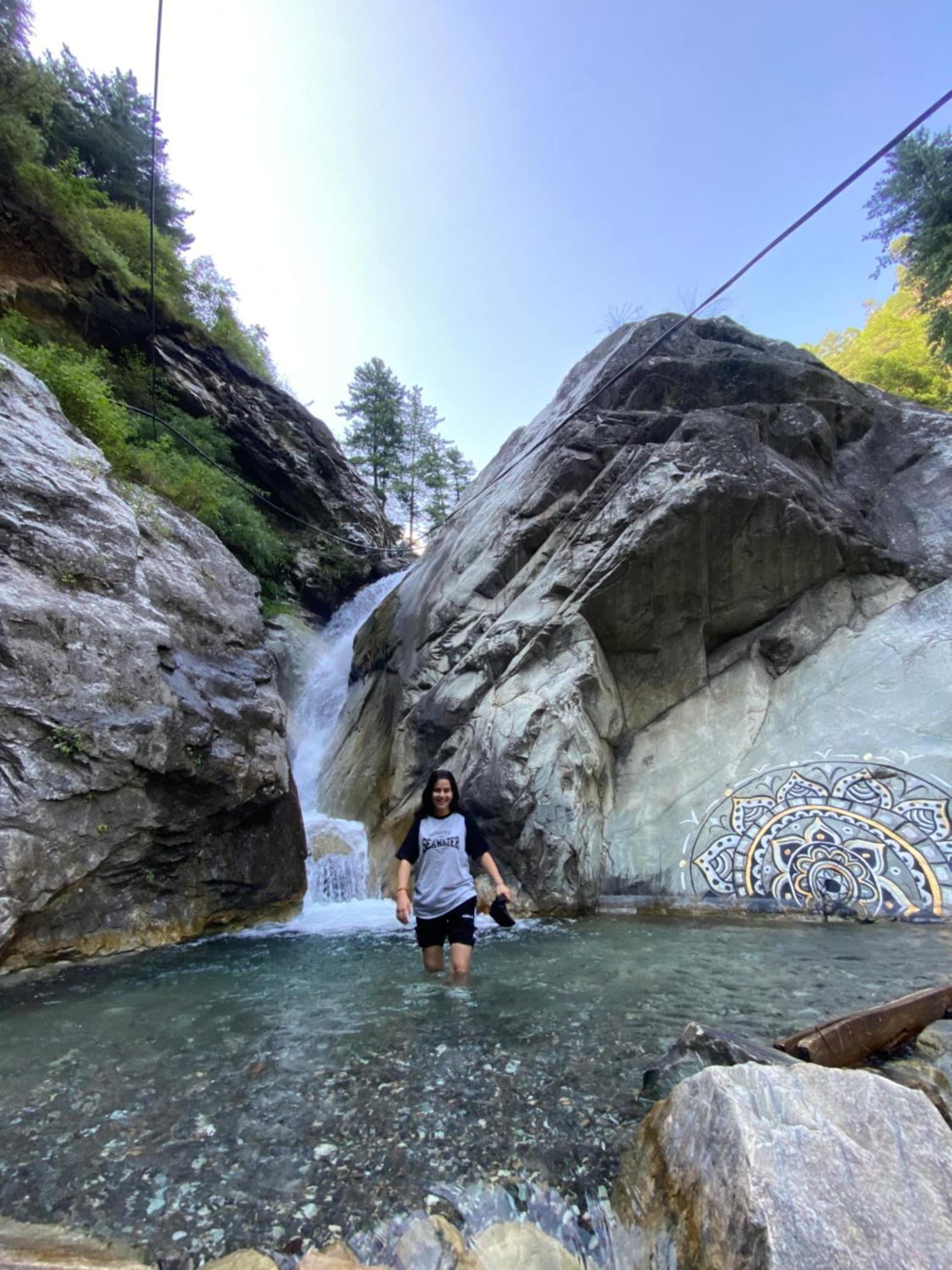 Pahadirovers Homestay & Cafe Kasol Exterior photo
