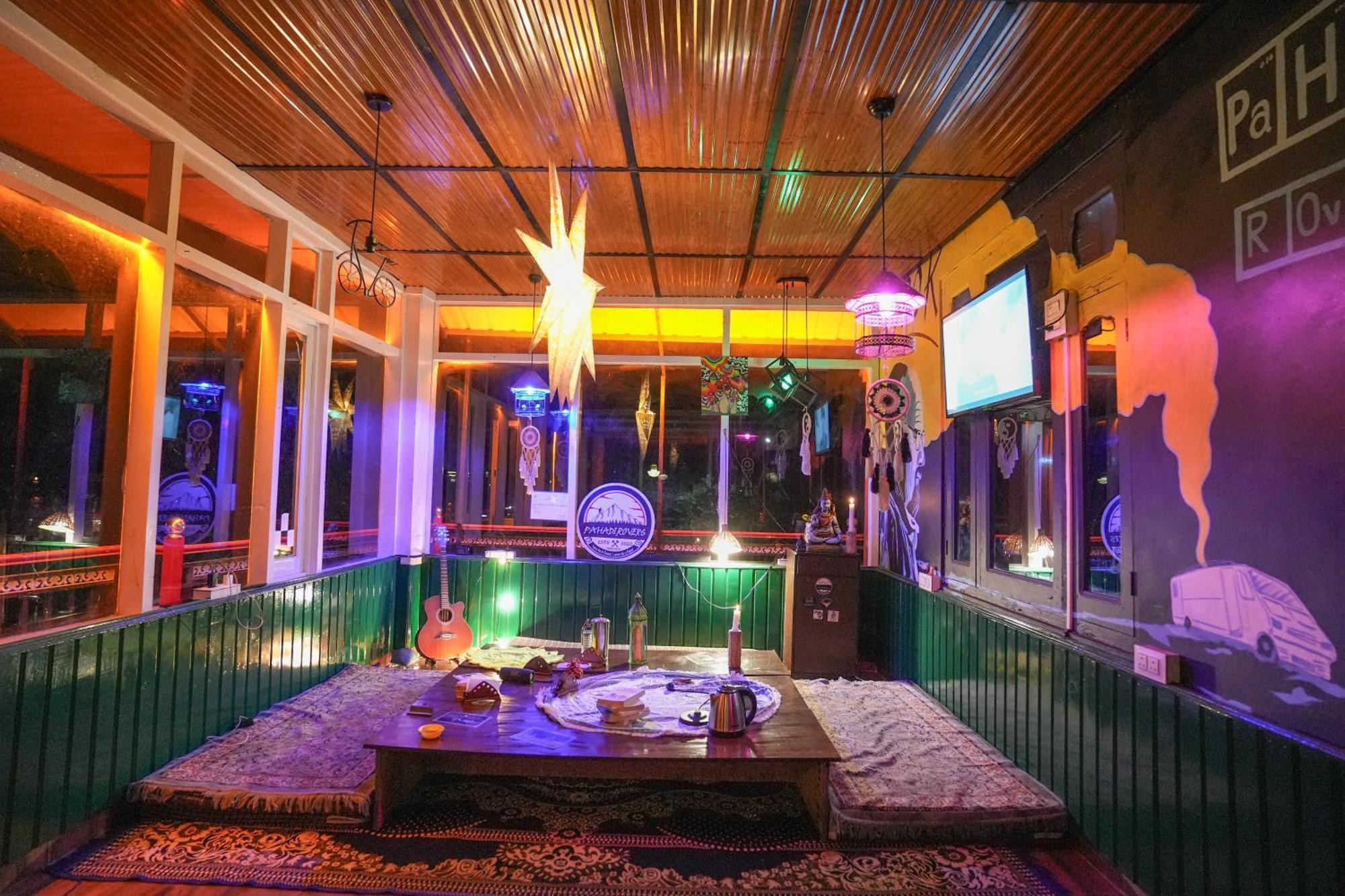 Pahadirovers Homestay & Cafe Kasol Exterior photo